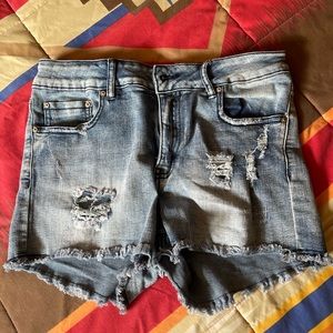 Indigo Rein Jean shorts juniors size 11. Super stretch cotton blend 2” inseam